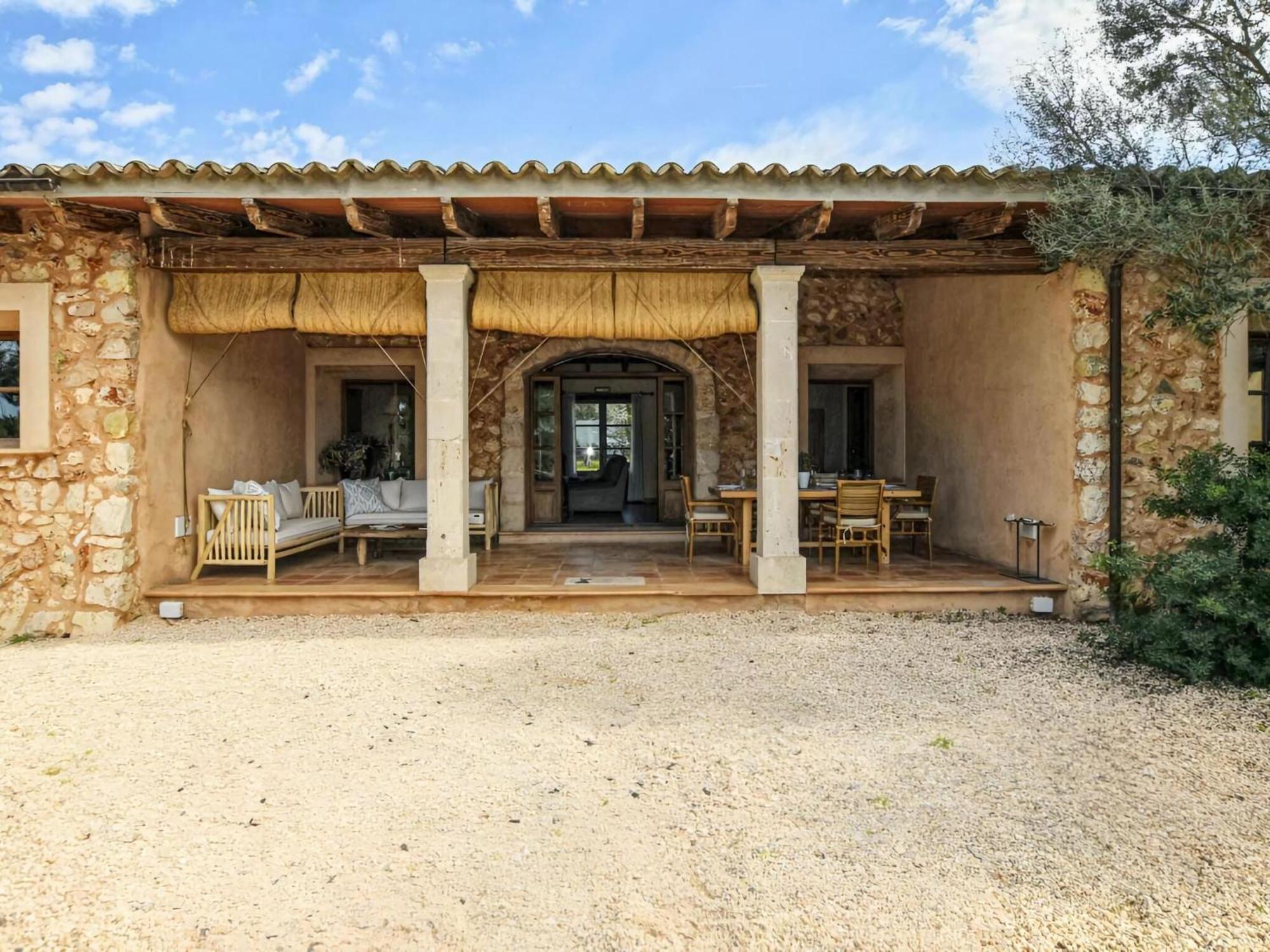Ferienhaus Beautiful With Pool Santa Maria del Cami (Mallorca)